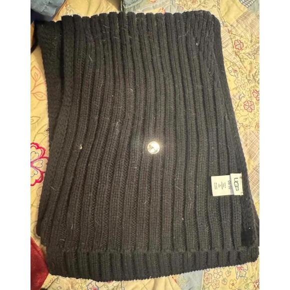 Authentic Ugg Ribbed Scarf - New with Tags - Picture 3 of 3